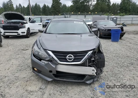 2017 Nissan Altima 2.5 из США, поврежденный, VIN 1N4AL3AP2HC290136